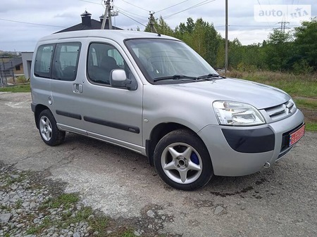 Citroen Berlingo 2004  випуску Житомир з двигуном 1.5 л бензин універсал механіка за 4900 долл. 