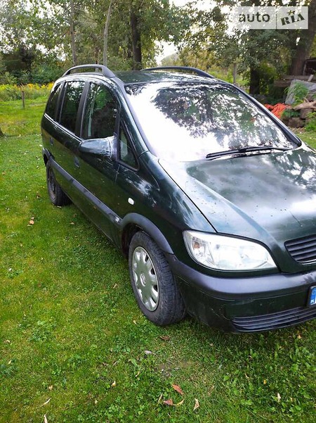 Opel Zafira Tourer 2001  випуску Чернівці з двигуном 2 л дизель мінівен механіка за 1900 долл. 