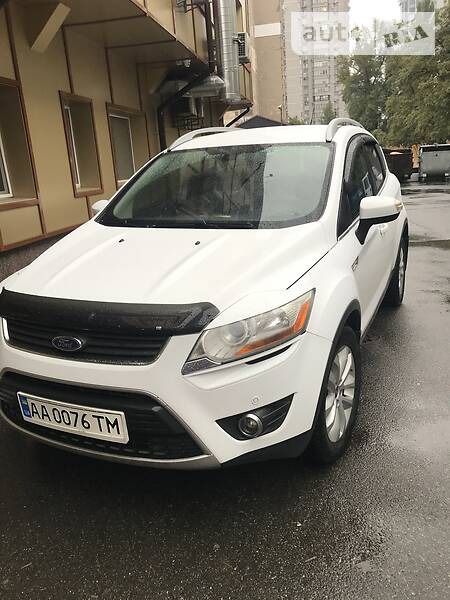 Ford Kuga 2011  випуску Київ з двигуном 2 л дизель позашляховик автомат за 12000 долл. 