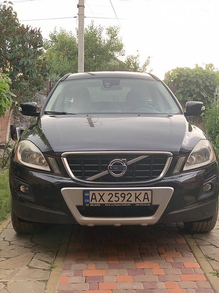 Volvo XC60 2010  випуску Харків з двигуном 2.4 л дизель позашляховик автомат за 14000 долл. 