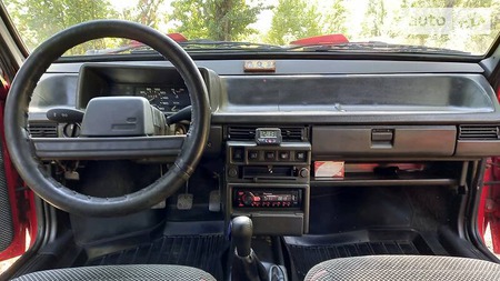 Lada 21099 1994  випуску Луганськ з двигуном 1.5 л бензин седан механіка за 2000 долл. 