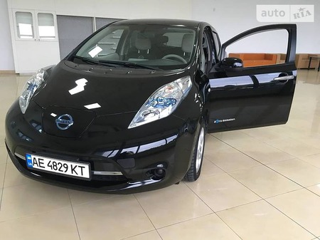 Nissan Leaf 2013  випуску Дніпро з двигуном 0 л електро хэтчбек автомат за 9000 долл. 