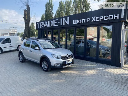 Renault Sandero Stepway 2018  випуску Херсон з двигуном 0 л бензин позашляховик  за 9900 долл. 