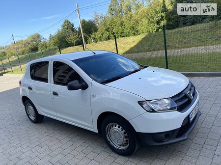 Dacia Sandero 2013  випуску Івано-Франківськ з двигуном 1.2 л бензин хэтчбек механіка за 5950 долл. 