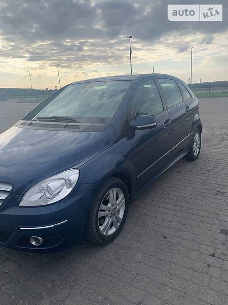 Mercedes-Benz B 170 2008  випуску Львів з двигуном 1.7 л бензин   за 8400 долл. 