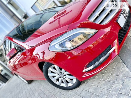 Mercedes-Benz B 180 2013  випуску Харків з двигуном 1.8 л дизель хэтчбек автомат за 16500 долл. 