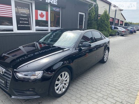 Audi A4 Limousine 2012  випуску Львів з двигуном 0 л  седан автомат за 12700 долл. 