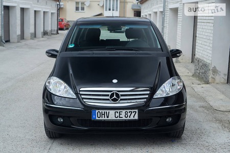 Mercedes-Benz A 150 2008  випуску Львів з двигуном 1.5 л бензин хэтчбек автомат за 8300 долл. 