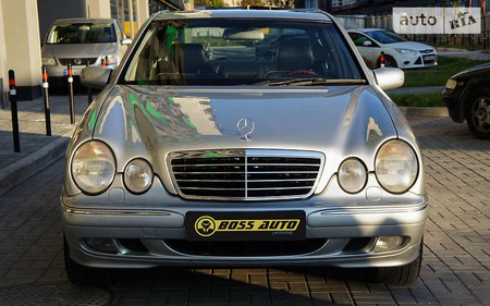 Mercedes-Benz E 430 2000  випуску Львів з двигуном 4.3 л  седан автомат за 10500 долл. 