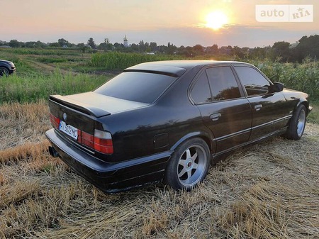 BMW 535 1988  випуску Київ з двигуном 3.5 л  седан механіка за 3750 долл. 