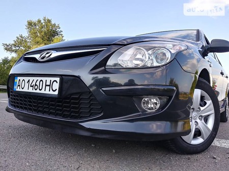 Hyundai i30 2011  випуску Ужгород з двигуном 1.6 л дизель універсал механіка за 6950 долл. 