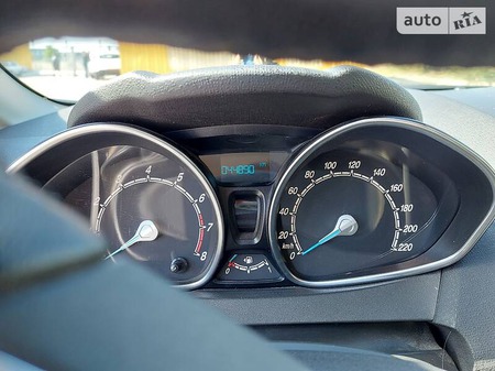 Ford Fiesta 2013  випуску Луганськ з двигуном 1 л бензин хэтчбек механіка за 11000 долл. 