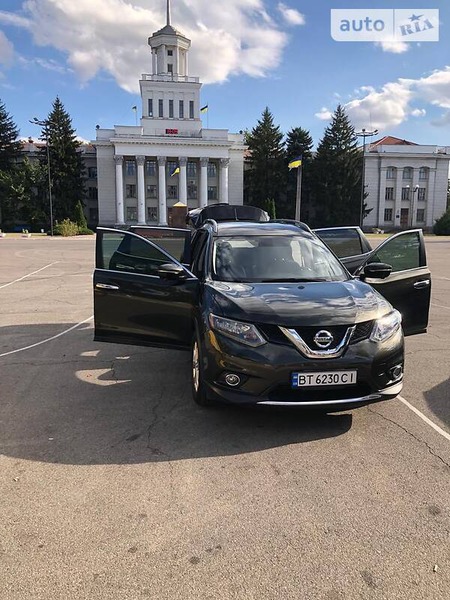 Nissan Rogue 2015  випуску Херсон з двигуном 2.5 л бензин позашляховик автомат за 14000 долл. 