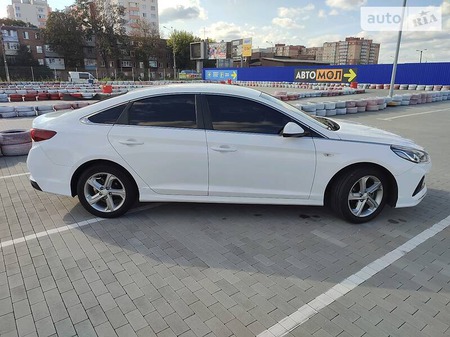 Hyundai Sonata 2017  випуску Вінниця з двигуном 2 л газ седан автомат за 16400 долл. 