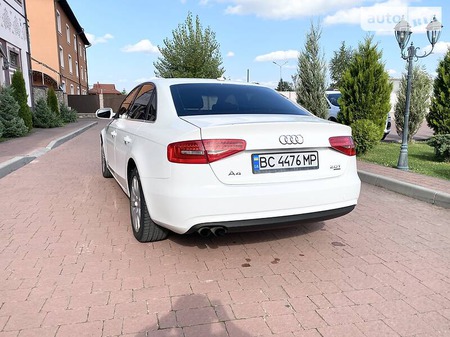 Audi A4 Limousine 2012  випуску Львів з двигуном 2 л бензин седан автомат за 11300 долл. 