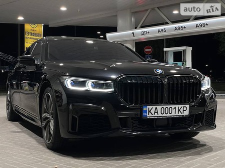 BMW 760 2019  випуску Київ з двигуном 6.6 л бензин седан автомат за 124900 долл. 