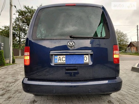 Volkswagen Caddy 2012  випуску Луцьк з двигуном 2 л дизель мінівен автомат за 10500 долл. 