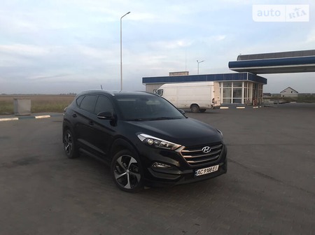 Hyundai Tucson 2016  випуску Луцьк з двигуном 1.6 л бензин позашляховик автомат за 17500 долл. 