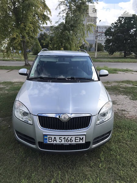 Skoda Fabia 2009  випуску Кропивницький з двигуном 1.4 л бензин універсал механіка за 5999 долл. 