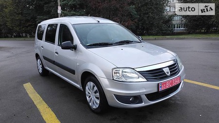 Dacia Logan MCV 2010  випуску Суми з двигуном 1.6 л  універсал механіка за 5750 долл. 