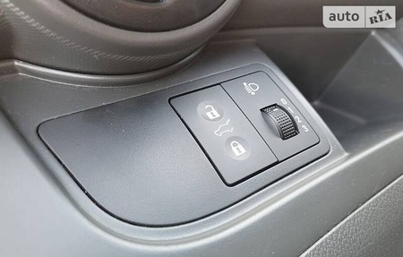 Chevrolet Spark 2014  випуску Одеса з двигуном 1 л бензин хэтчбек механіка за 6500 долл. 