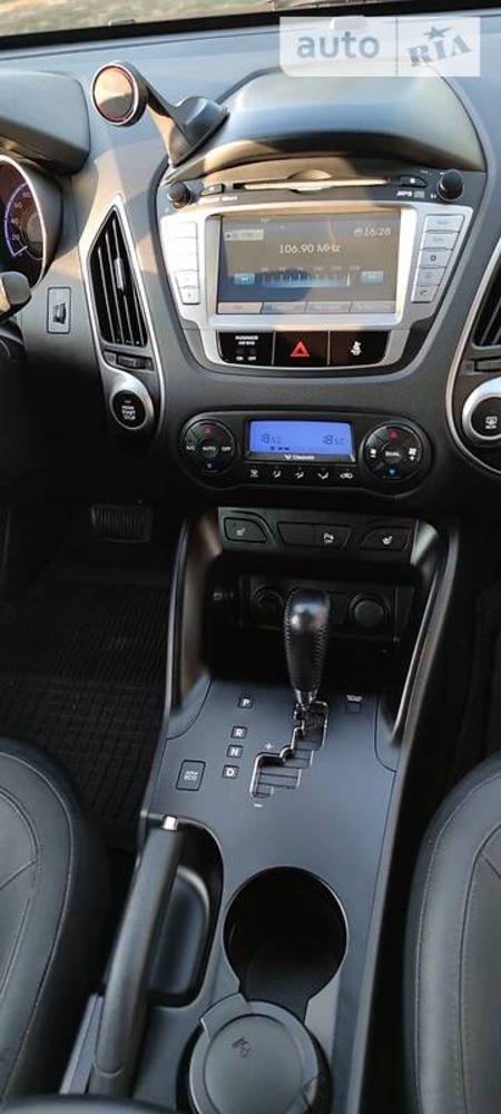 Hyundai Tucson 2012  випуску Дніпро з двигуном 2 л дизель позашляховик автомат за 14000 долл. 
