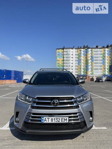 Toyota Highlander 2017  випуску Івано-Франківськ з двигуном 3.5 л бензин позашляховик автомат за 33300 долл. 