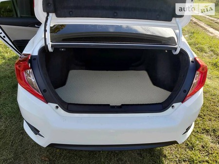 Honda Civic 2015  випуску Кропивницький з двигуном 2 л бензин седан автомат за 15200 долл. 