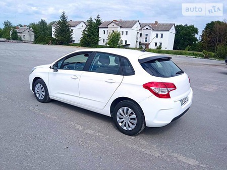 Citroen C4 2014  випуску Рівне з двигуном 1.6 л дизель хэтчбек механіка за 6499 долл. 