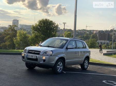 Hyundai Tucson 2009  випуску Київ з двигуном 2 л бензин позашляховик механіка за 10000 долл. 