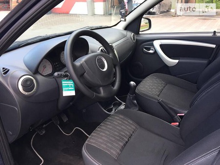 Dacia Sandero 2012  випуску Луцьк з двигуном 0 л дизель хэтчбек механіка за 5150 долл. 