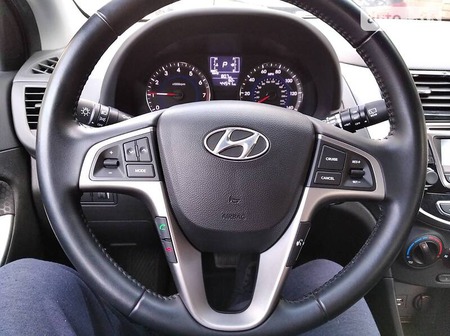 Hyundai Accent 2015  випуску Львів з двигуном 1.6 л бензин хэтчбек автомат за 9800 долл. 