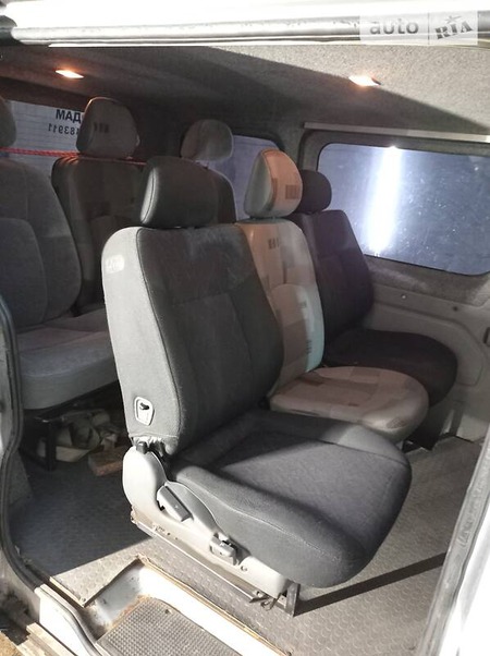 Opel Vivaro 2006  випуску Луганськ з двигуном 2 л   механіка за 7300 долл. 