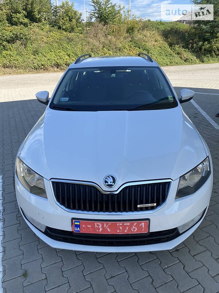 Skoda Octavia 2015  випуску Чернівці з двигуном 1.6 л дизель універсал механіка за 11100 долл. 