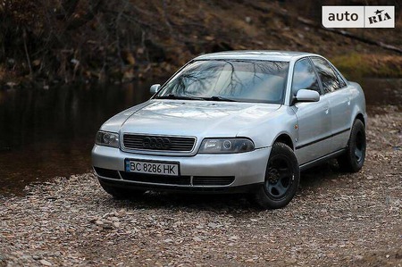 Audi A4 Limousine 1996  випуску Львів з двигуном 1.9 л дизель седан механіка за 3780 долл. 