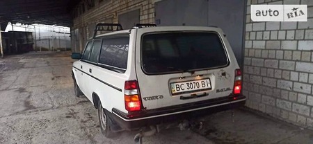 Volvo 240 1987  випуску Львів з двигуном 2.4 л дизель універсал механіка за 1500 долл. 