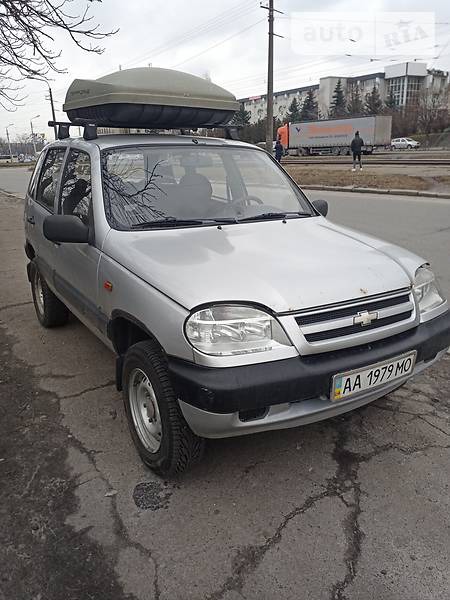 Chevrolet Niva 2007  випуску Київ з двигуном 1.7 л бензин позашляховик механіка за 4250 долл. 