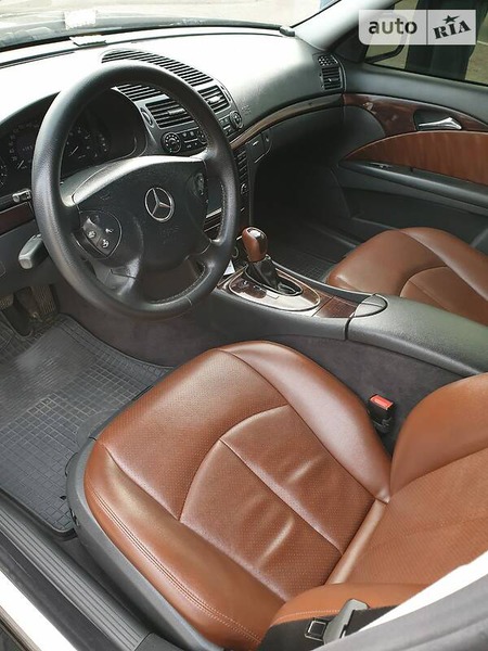 Mercedes-Benz E 220 2005  випуску Донецьк з двигуном 0 л  седан  за 8500 долл. 