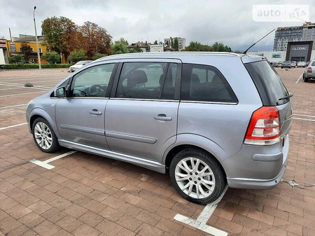 Opel Zafira Tourer 2010  випуску Житомир з двигуном 1.6 л  мінівен механіка за 7700 долл. 