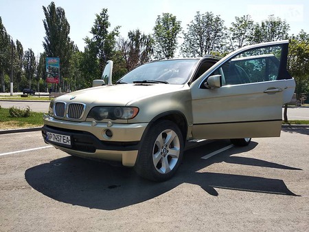 BMW X5 2000  випуску Запоріжжя з двигуном 4.4 л бензин позашляховик автомат за 8800 долл. 