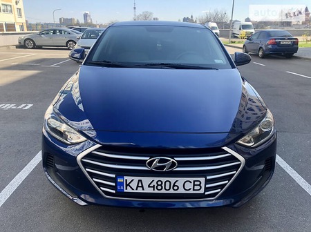 Hyundai Elantra 2017  випуску Київ з двигуном 2 л бензин седан автомат за 11900 долл. 