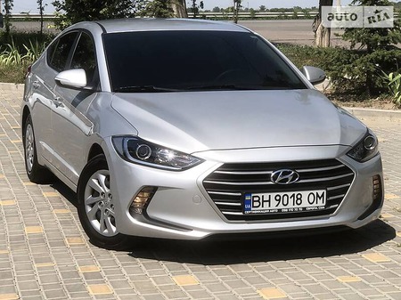 Hyundai Elantra 2016  випуску Одеса з двигуном 1.6 л дизель седан автомат за 12200 долл. 