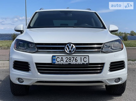Volkswagen Touareg 2012  випуску Черкаси з двигуном 3 л дизель універсал автомат за 21800 долл. 
