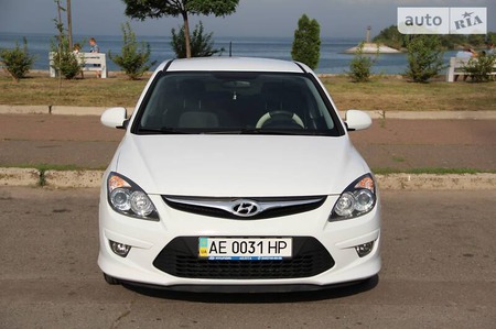 Hyundai i30 2010  випуску Черкаси з двигуном 1.6 л  хэтчбек автомат за 7500 долл. 