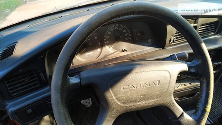 Toyota Carina 1991  випуску Чернівці з двигуном 2 л бензин седан механіка за 1500 долл. 