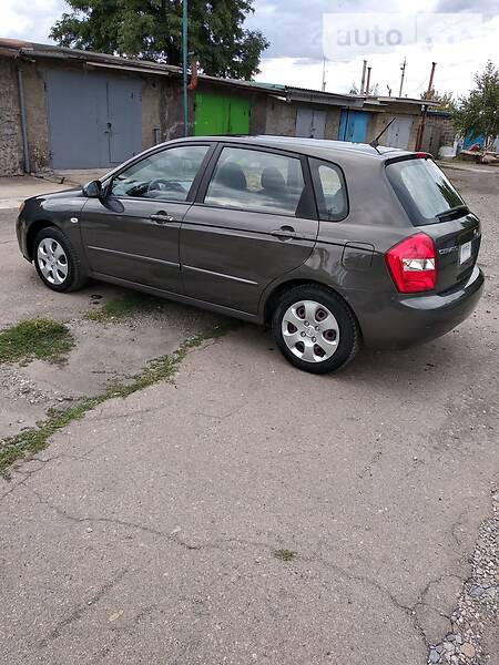 KIA Cerato 2007  випуску Донецьк з двигуном 1.6 л бензин хэтчбек механіка за 5950 долл. 