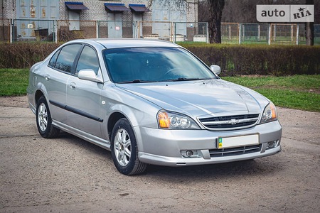 Chevrolet Evanda 2005  випуску Дніпро з двигуном 2 л бензин седан механіка за 4600 долл. 