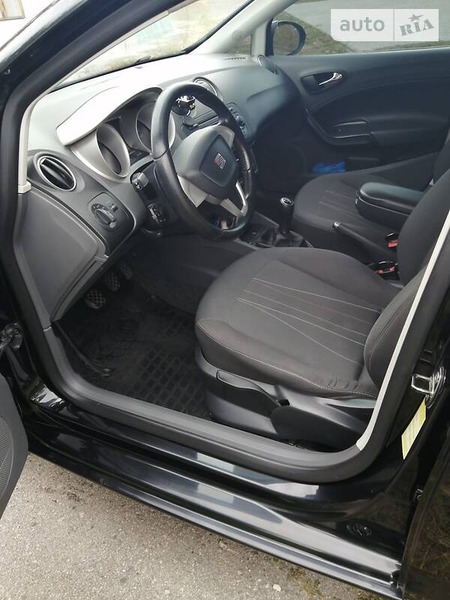 Seat Ibiza 2011  випуску Запоріжжя з двигуном 1.2 л бензин універсал механіка за 6500 долл. 