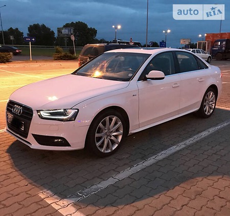 Audi A4 Limousine 2014  випуску Львів з двигуном 2 л бензин седан автомат за 14999 долл. 