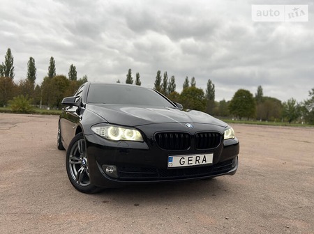 BMW 523 2011  випуску Чернігів з двигуном 2.5 л  седан автомат за 14900 долл. 